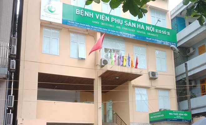 PHÍA TRƯỚC CỔNG VÀO BỆNH VIỆN PHỤ SẢN HÀ NỘI CƠ SỞ 3